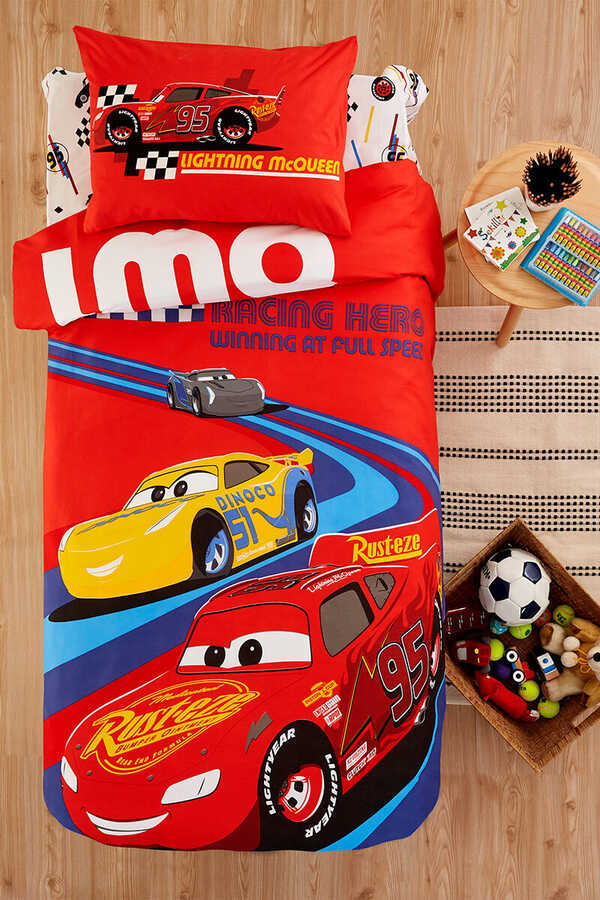 Ozdilek Cars Racing Hero Disney Lisansli Tek Kisilik Nevresim Takimi Kirmizi 224 49 Tl Kdv