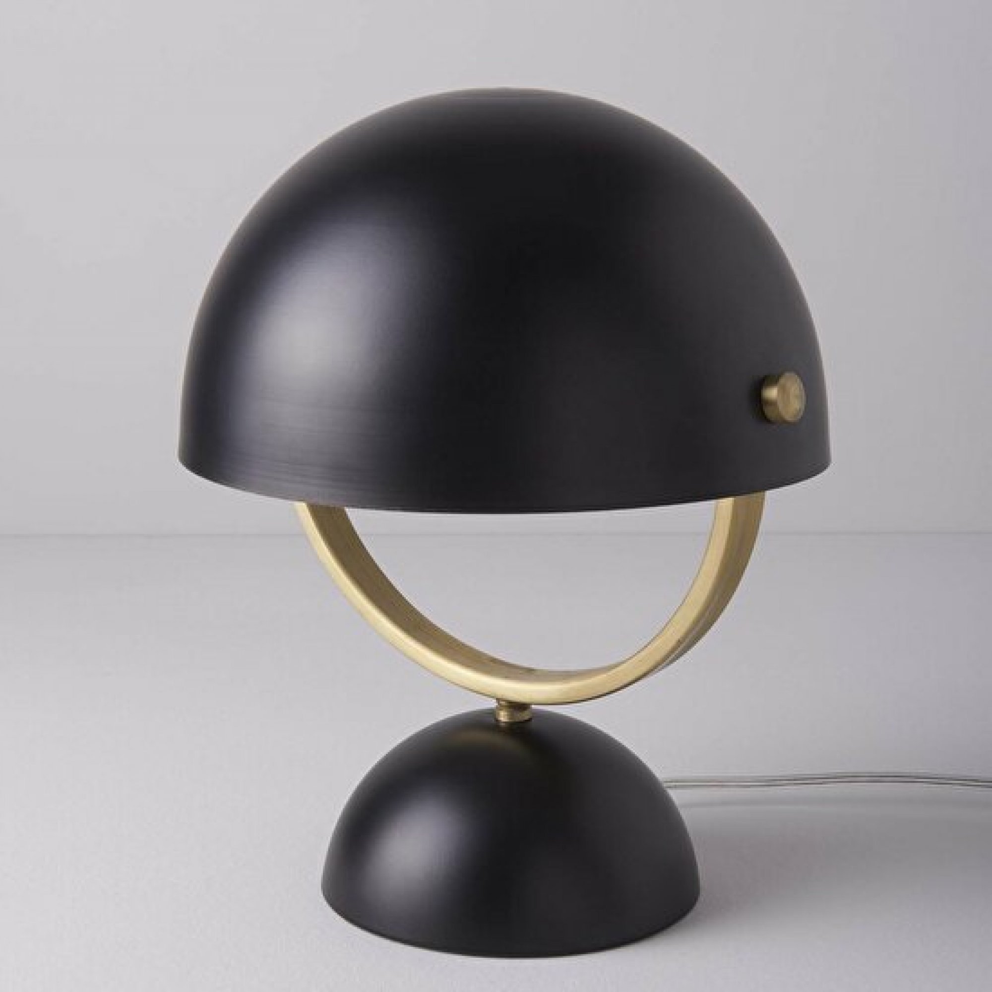 Linens Modern Metal Masa Lambasi Swan Abajur Siyah Gold 295 76 Tl Kdv